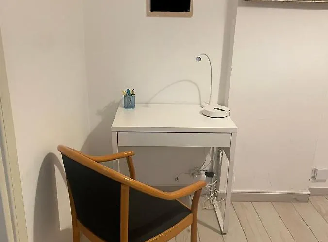Apartment 14 Rom